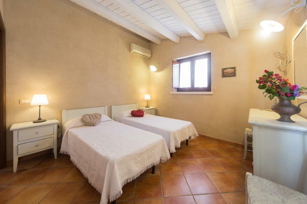 Casale Del Coccio Guest House ชิคลี ภายนอก รูปภาพ