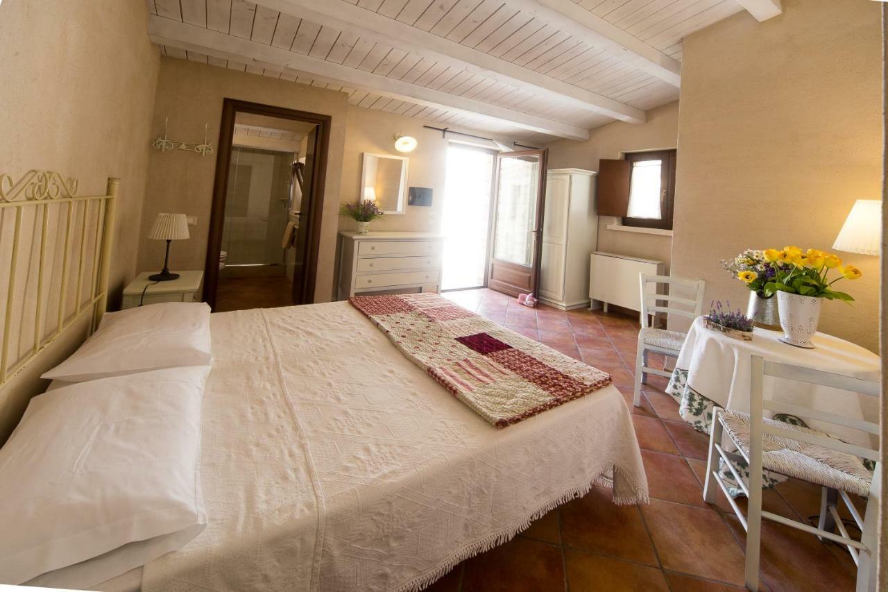 Casale Del Coccio Guest House ชิคลี ภายนอก รูปภาพ